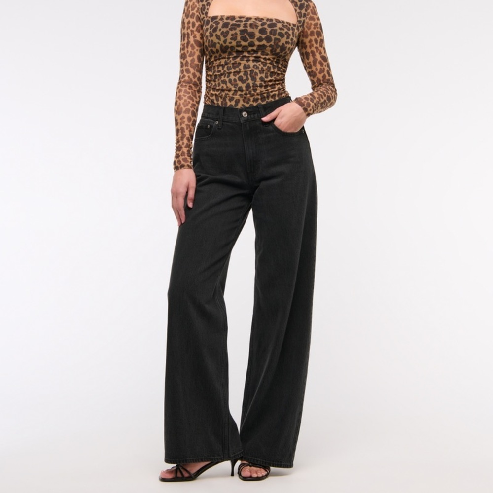 Women's Black Wide-Leg Jeans